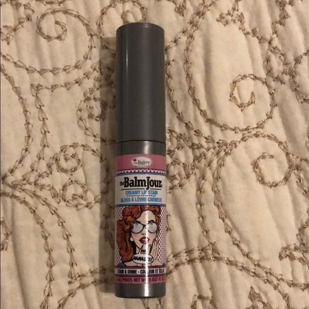 Lip stain